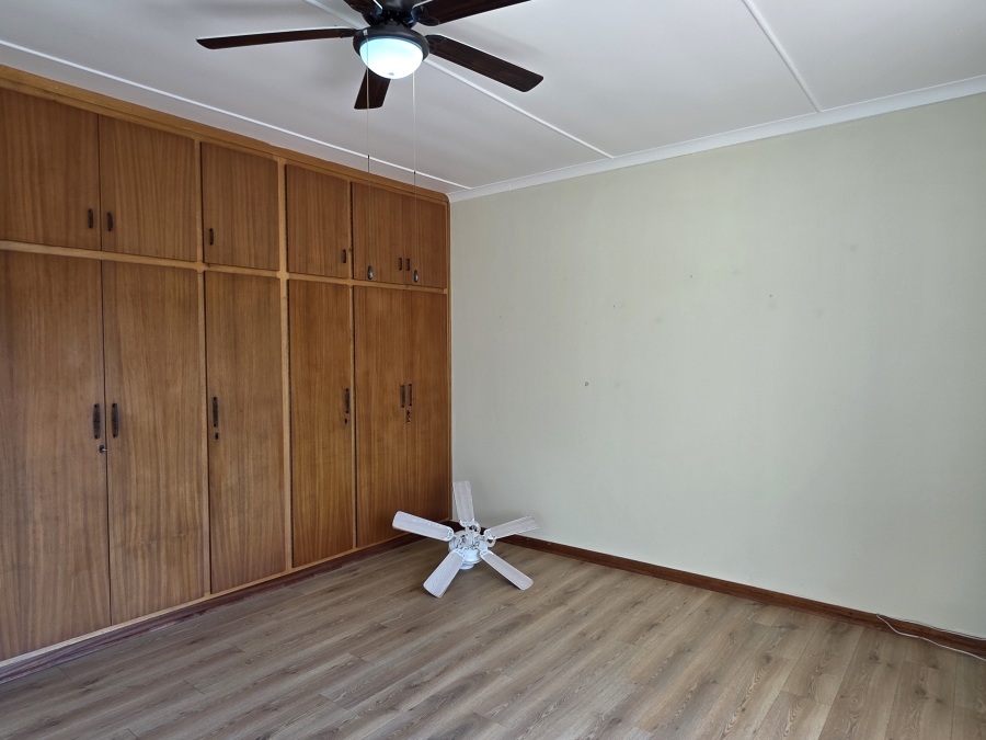 4 Bedroom Property for Sale in Wavecrest Eastern Cape